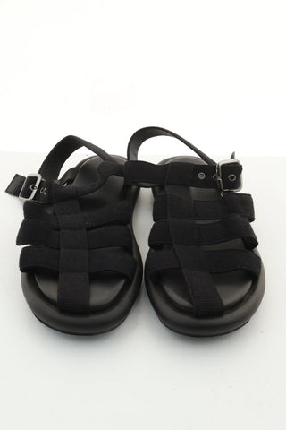 Schwarze Sandalen
