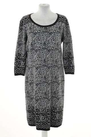 Sukienka czarna wzorek