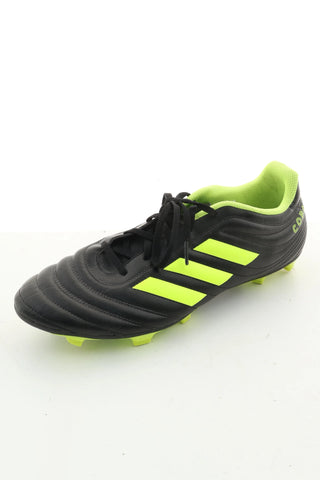 Schwarze Fußballschuhe