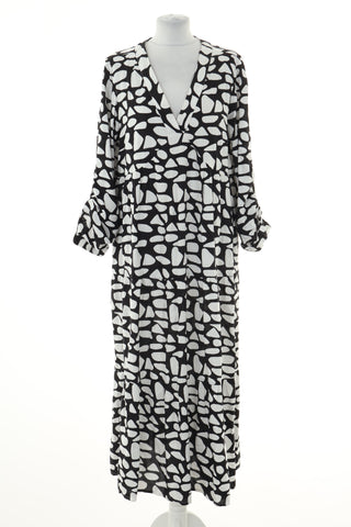 Sukienka czarna wzorek