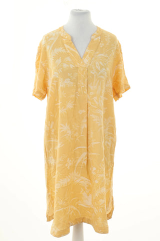 Yellow dress