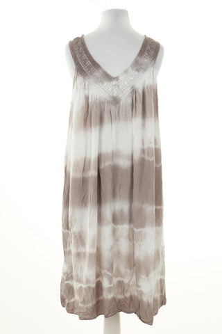 Beige dress with pattern