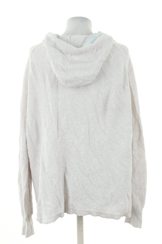 Серый свитер