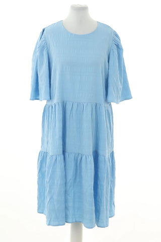 Blue dress