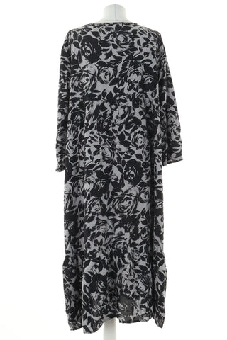Schwarzes Kleid mit Muster