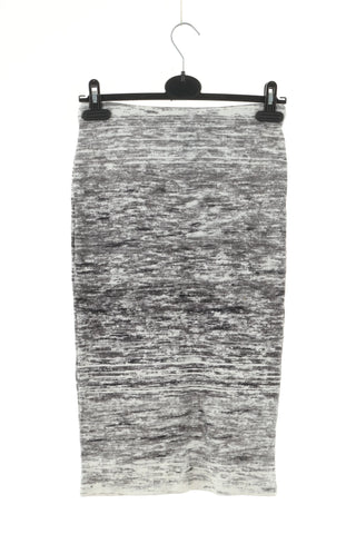 Gray skirt with pattern