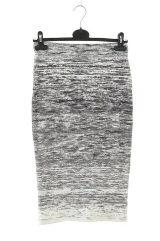 Gray skirt with pattern