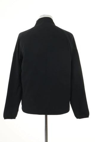 Schwarzer Pullover