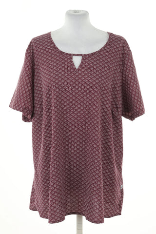 Burgundy blouse with pattern