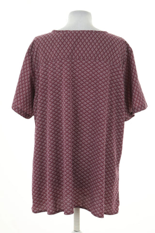 Burgundy blouse with pattern