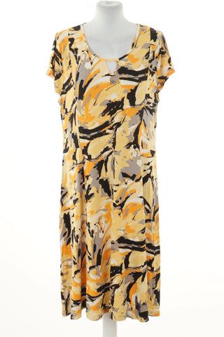 Yellow dress with pattern