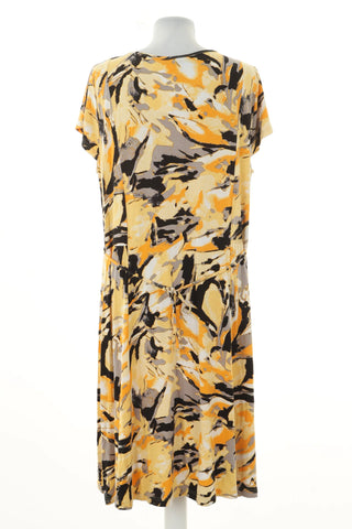 Yellow dress with pattern