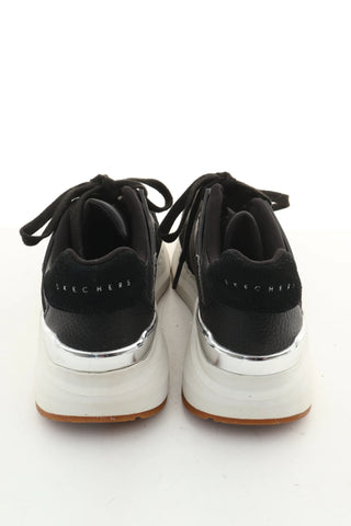 Schwarze Lederschuhe