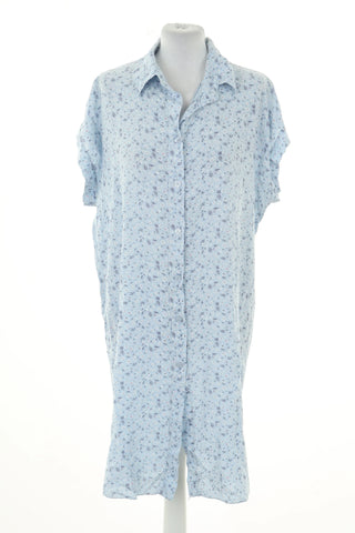 Blue dress flowers