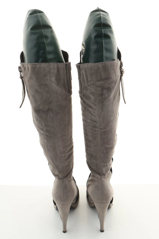 Čiernosivé čižmy