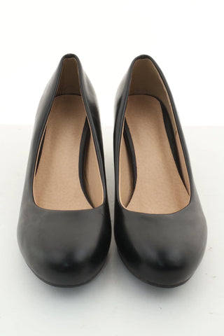 Black leather slippers