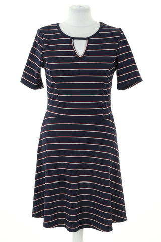 Dunkelblaues Kleid mit Streifen
