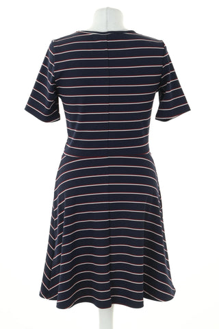 Dunkelblaues Kleid mit Streifen