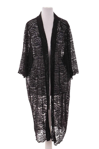Narzutka koronkowa boho w kwiaty - Czarna