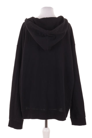 Black sweatshirt