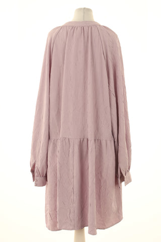 Violettes Kleid