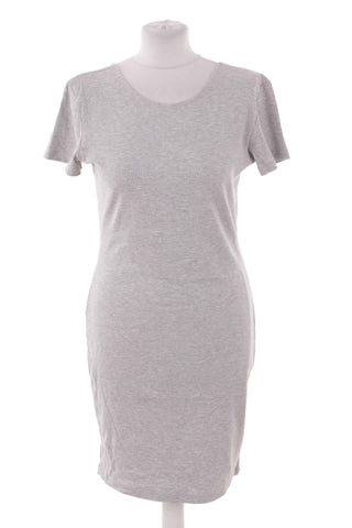Graues Kleid