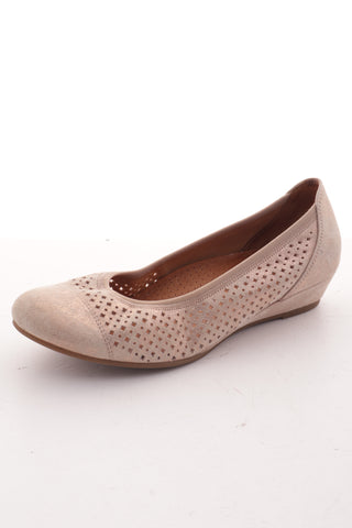 Beige shoes