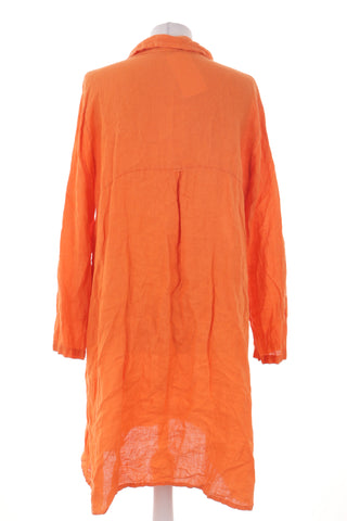 Orangefarbenes Kleid aus 100 % Leinen