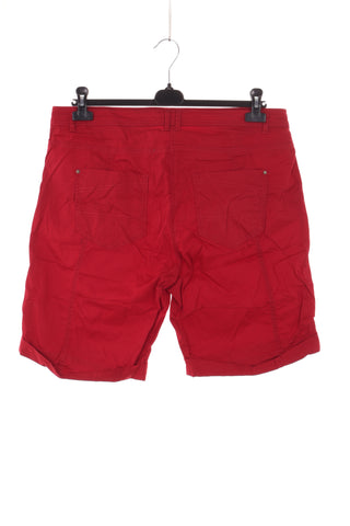 Red shorts