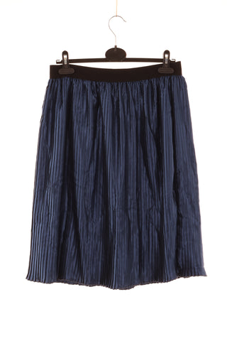 Navy skirt