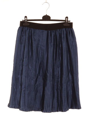 Navy skirt