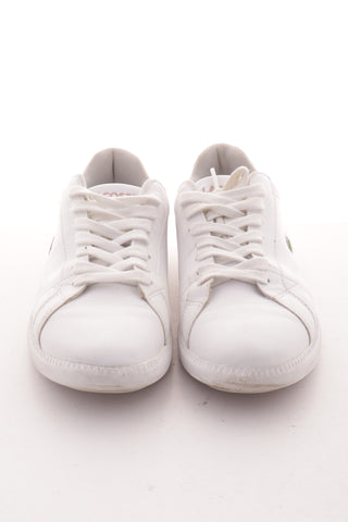 Weiße Schuhe