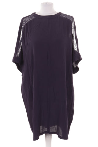 Dunkelblaues Kleid