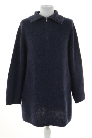 Dunkelblauer Pullover