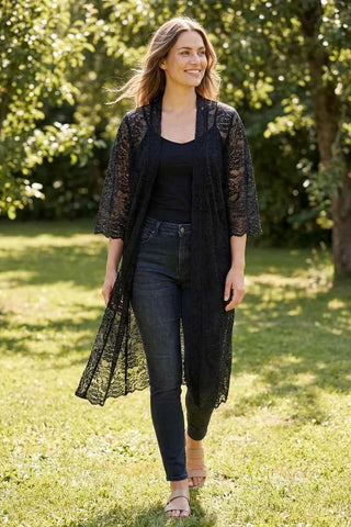 Narzutka koronkowa boho w kwiaty - Czarna